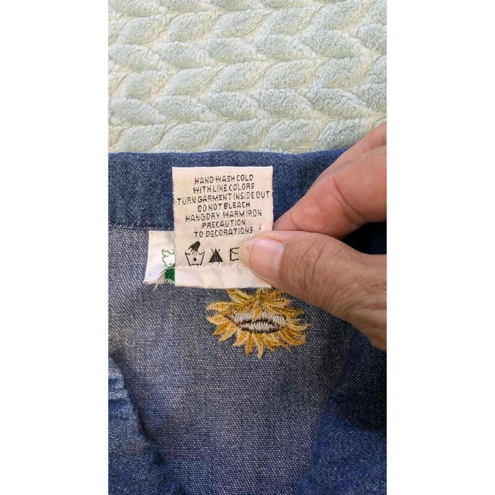 Quaker Factory Denim Jacket Embroidered Sunflowers And Bees Medium - Picture 12 of 12